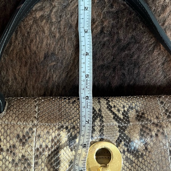 Authentic YSL Muse 2 - Picture 13 of 16